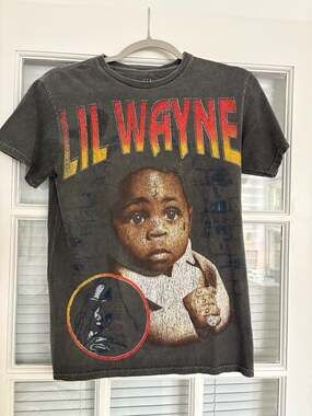 Authentic Lil Wayne Tha Carter III Album Cover Tracklist Graphic T-Shirt Size S